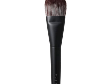 THREE Pristine Complexion Powder Foundation Brush Online now